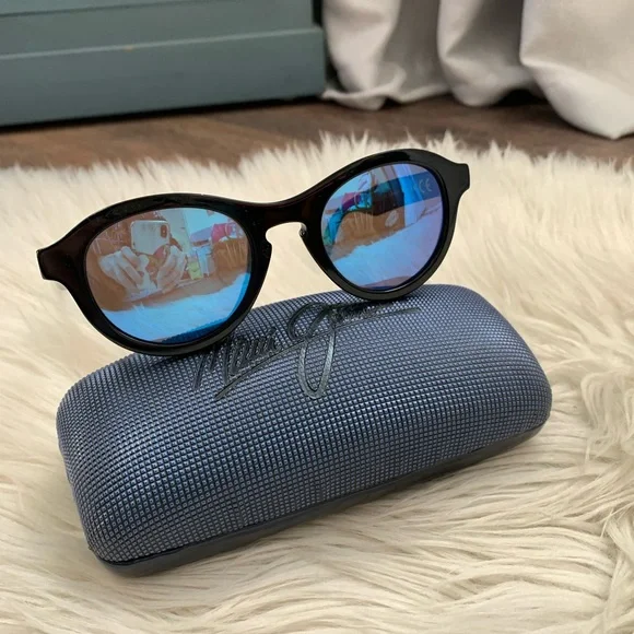 Maui Jim Black Polarized Sunglasses With Reflective Blue Lenses - Picture 4 of 16